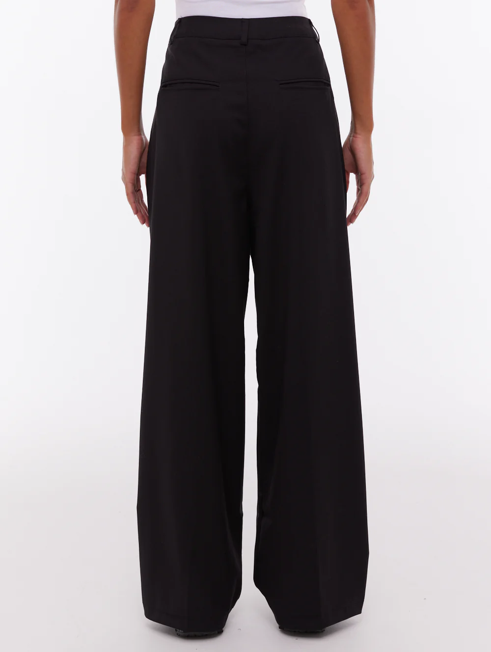 Monnie Wideleg Pants - Black - Image 4